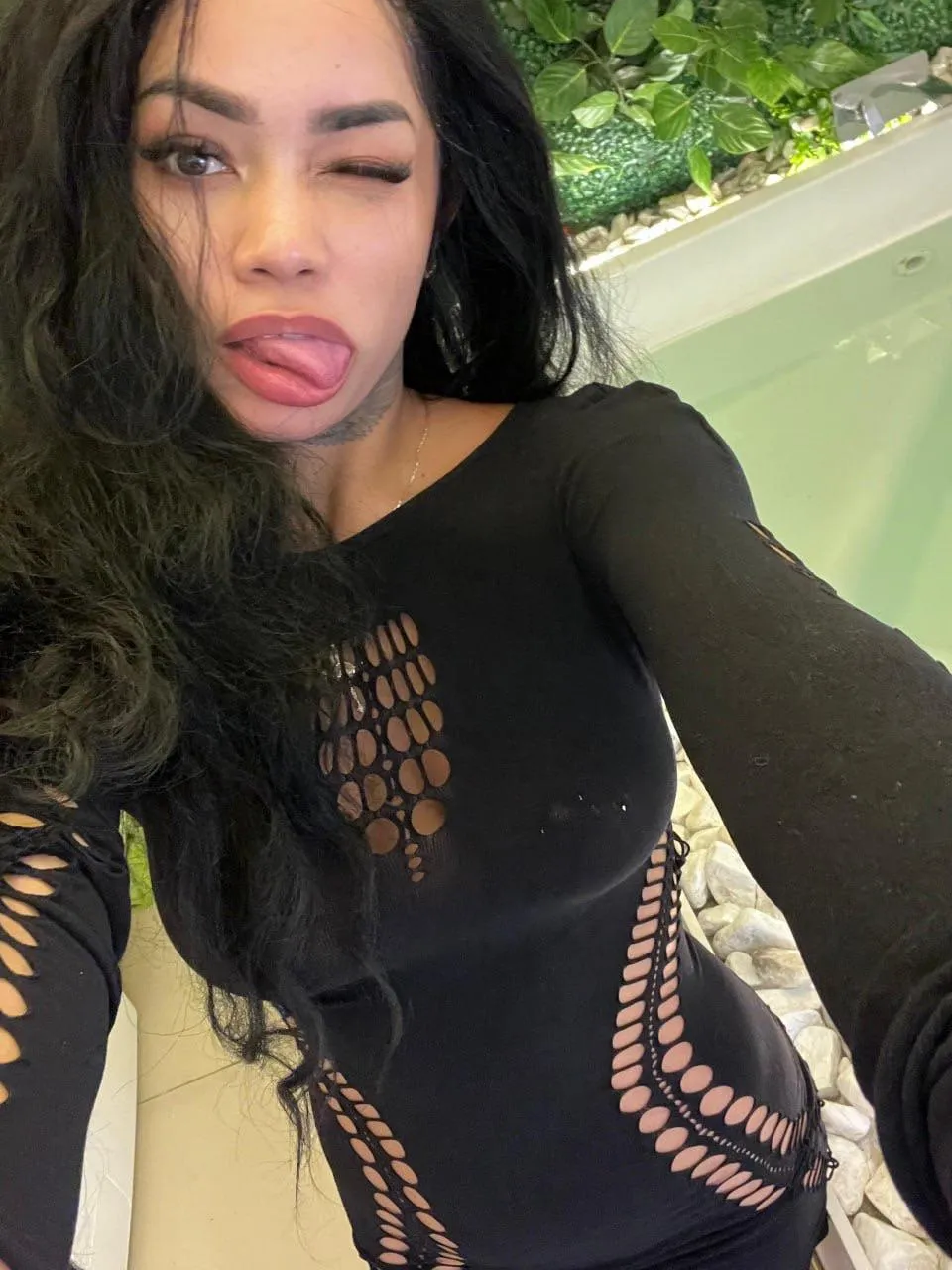 Can I wear this in the hot tub with you