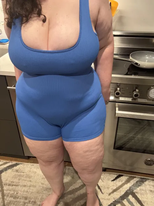 I always wear a bra while in public. Do you think I could go out braless in this outfit?