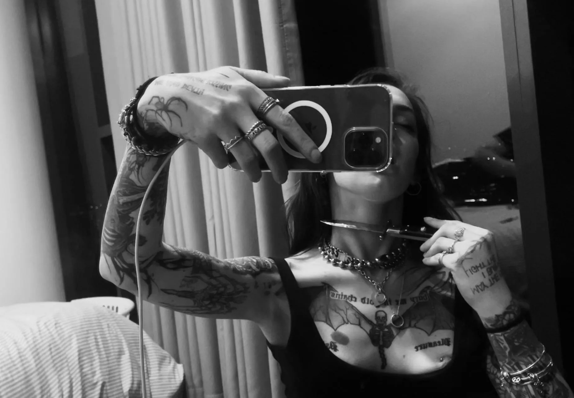 I don’t just play with blades - I play with good boys. If you’re lucky I might let you watch😈