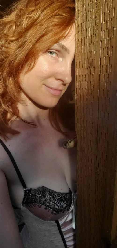 I'm a caring domme with a sadistic side. I'll bring out the best in you if you have the balls to try and please me