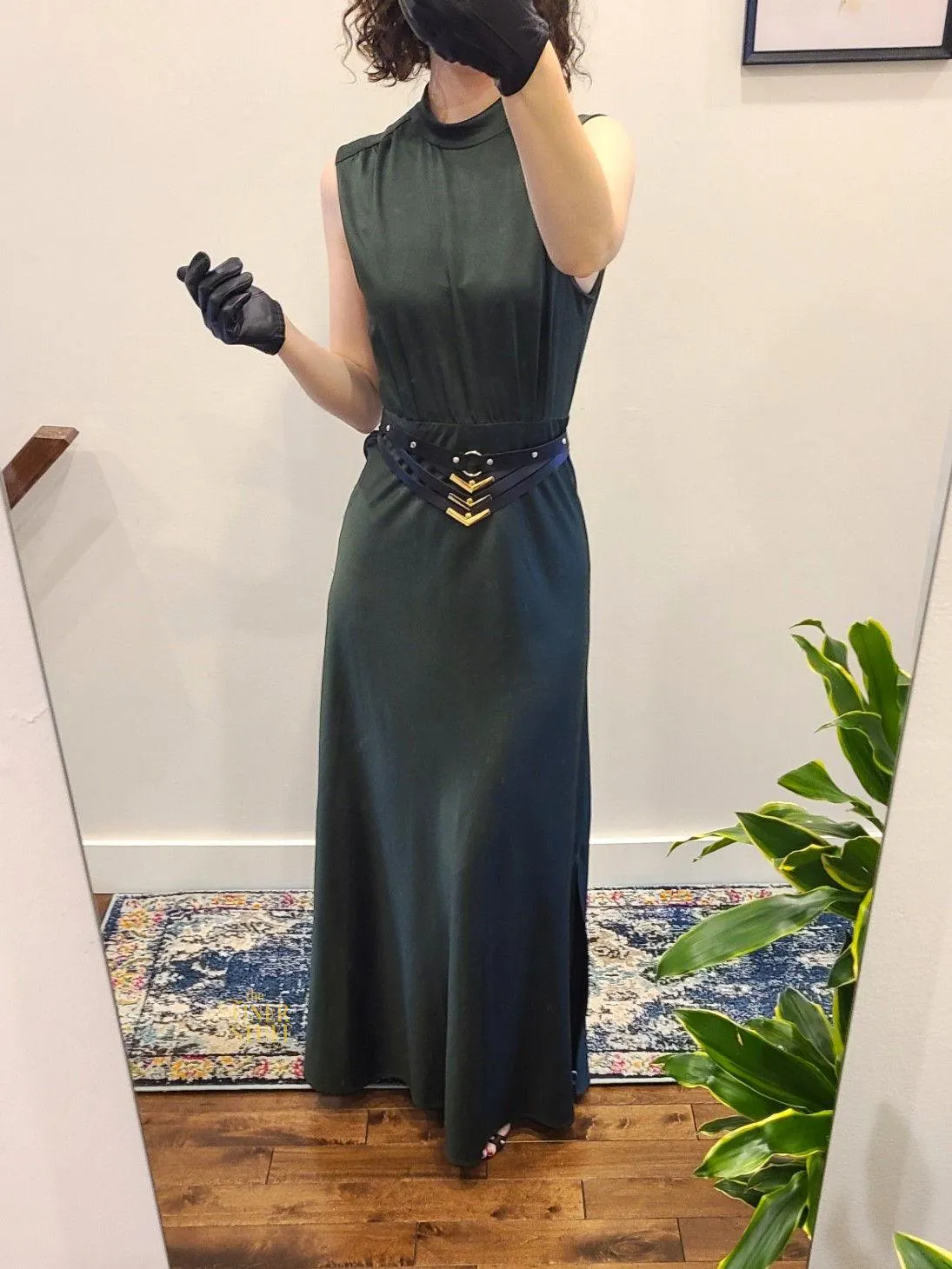 Leather gloves are a quintessential accessory.