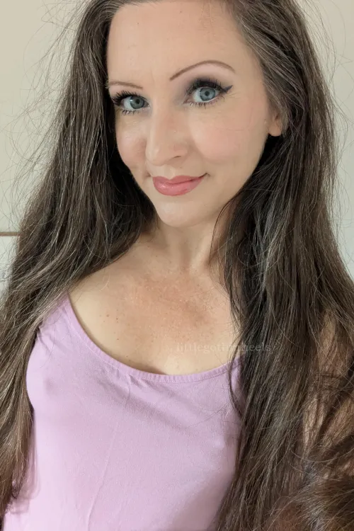 Long hair, don't care... about wearing a bra 😜