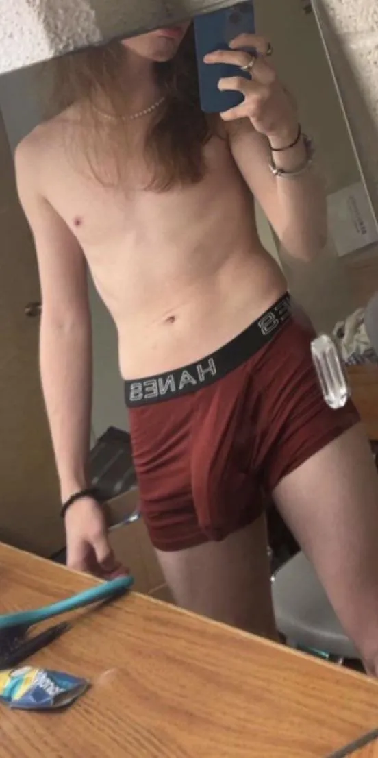 looking to compare my huge dick with other hung guys hmuuu (19)
