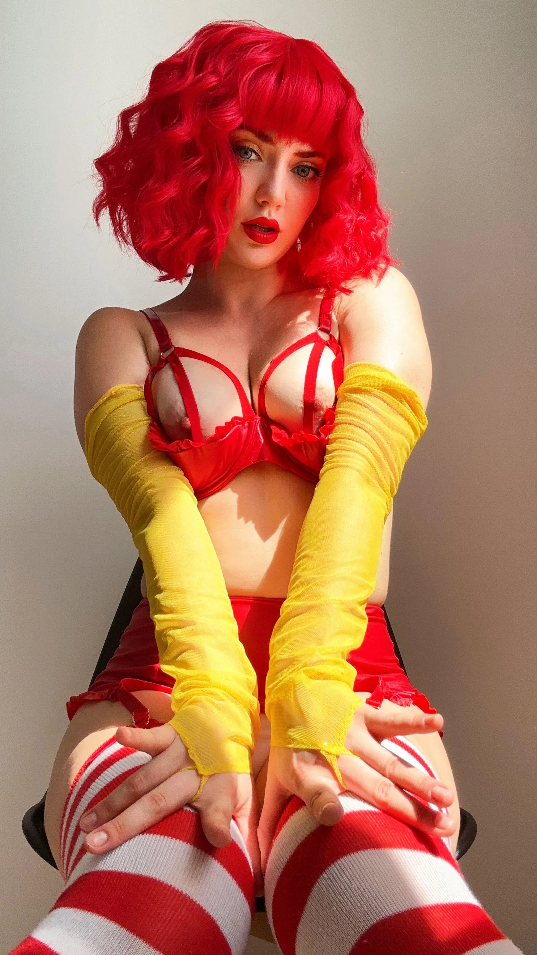 Ronalda Mcdonald by Fleurxy