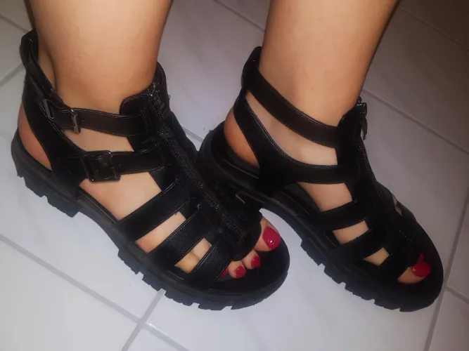 So no socks today. Happy now?😉