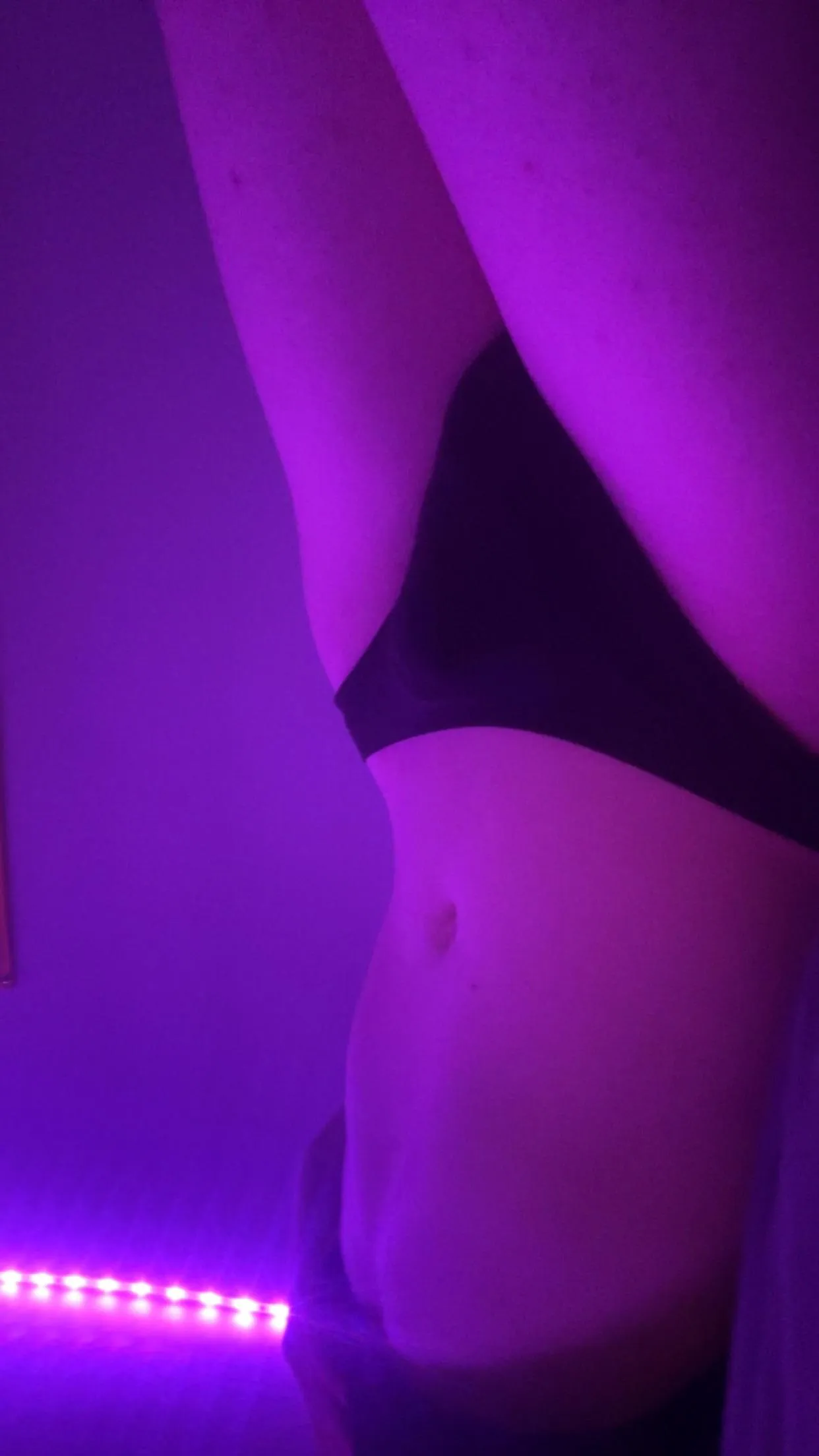 18fb4a  Dearborn any femboy enjoyers wanna watch a movie tn? :3