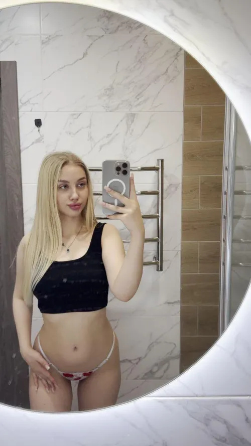 19 [F4M] just got off work and need to cum