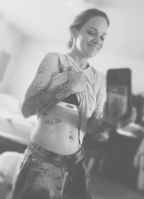 33[F4F] #arkansas -any females looking for fun?