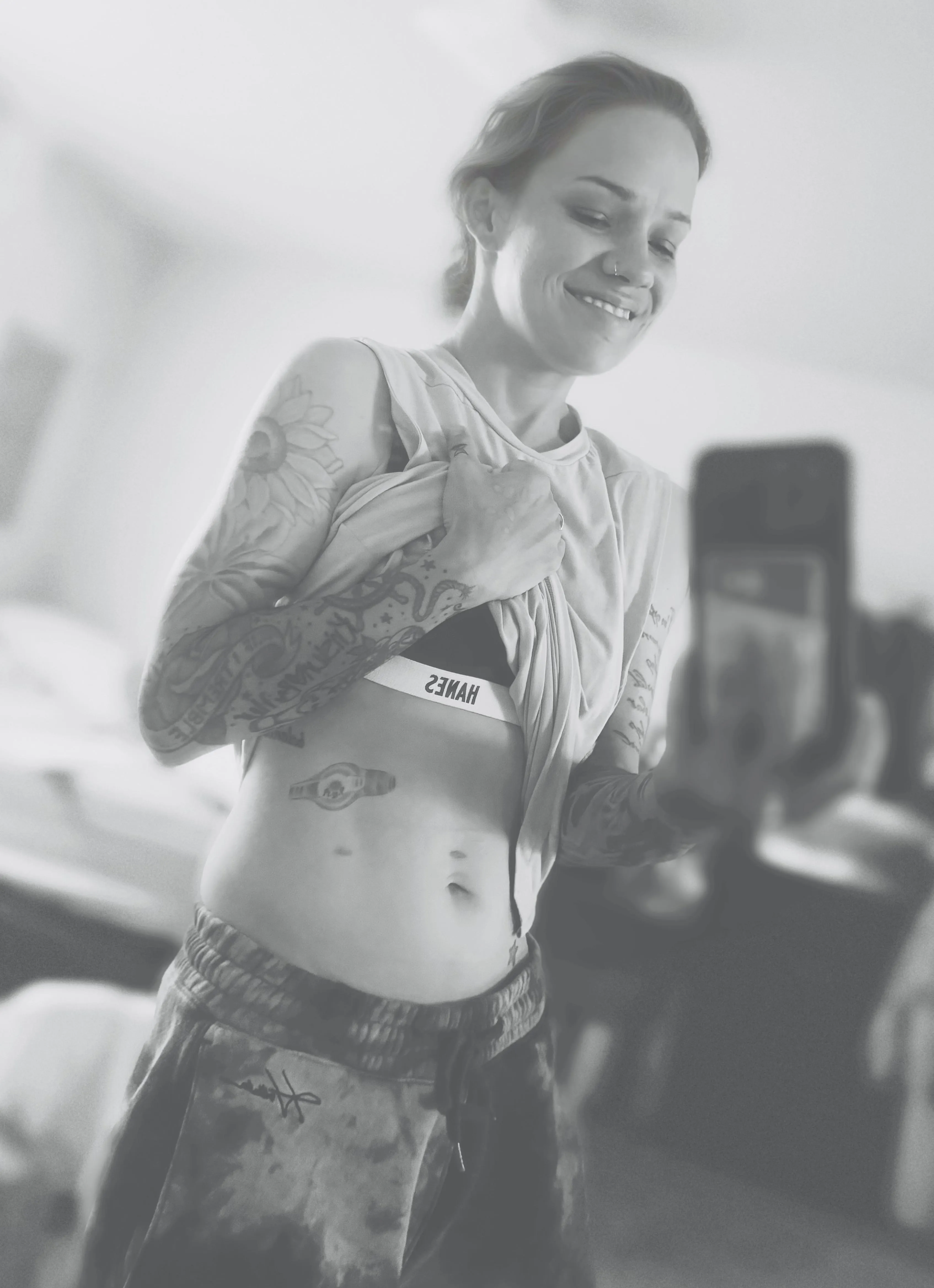 33[F4F] #arkansas -any females looking for fun?