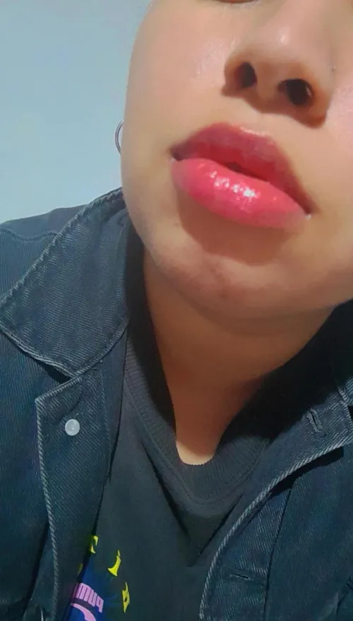 a little gloss for my lips 💕