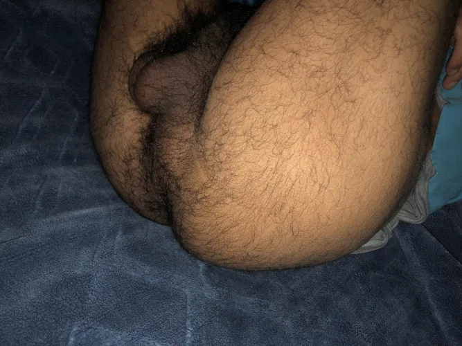 Being hairy & young just hits different 19