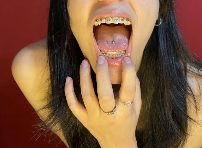 Do you want me to speak slowly in my little metallic voice? Or would you prefer me to spit when I speak to you with contempt? 🔥💋💦