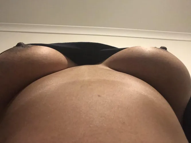 F28 Underboob Heaven 😚