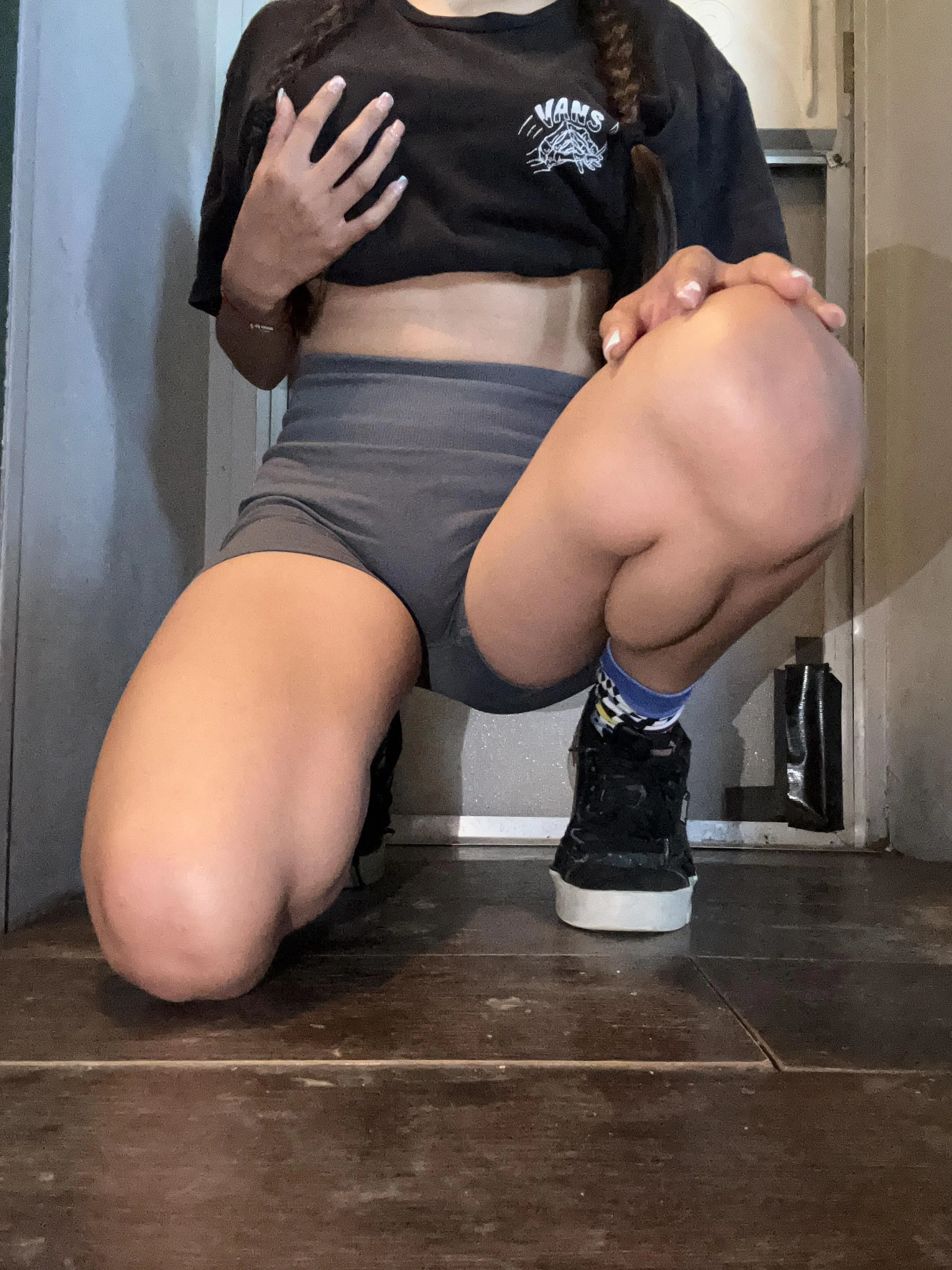 Good morning it’s Rae ready to go on my morning walk 💗