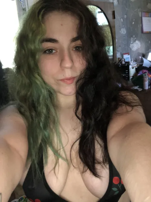 I love my green hair hehe