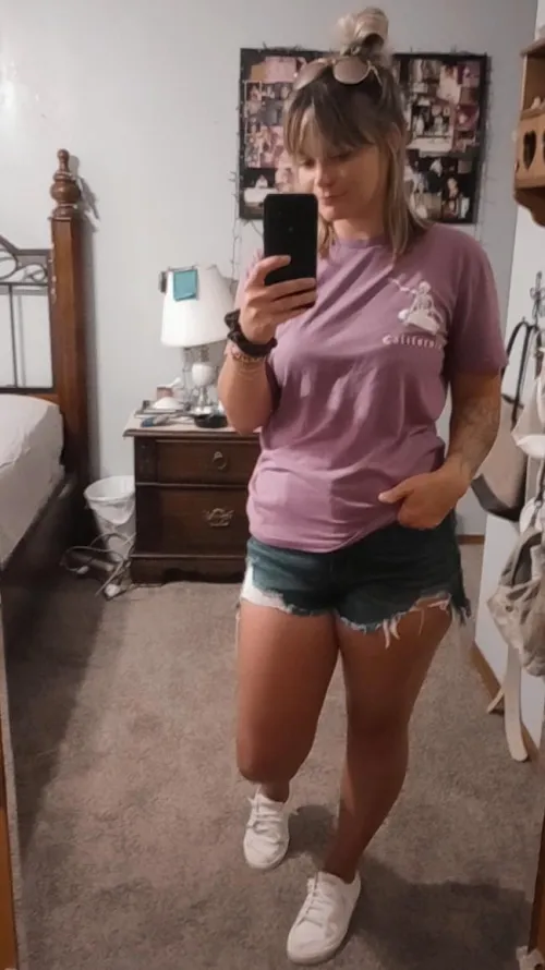 If I asked you to fuck me.. would you say yes or no?