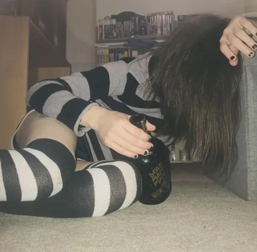 [M4FB] i went to a party and got really drunk. i just woke up in a room i dont recognize with someone in my bed... wait a minute... this is a boy!!!