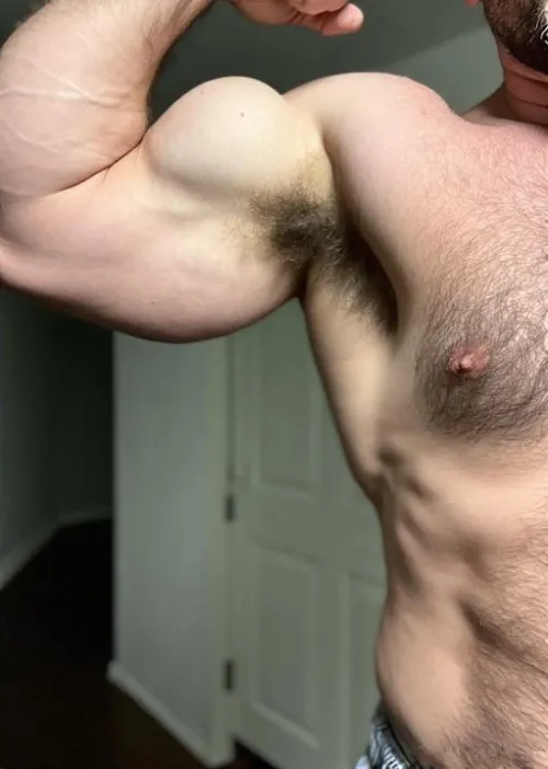 Need a cute twink to make love to my pits 😏 (45)