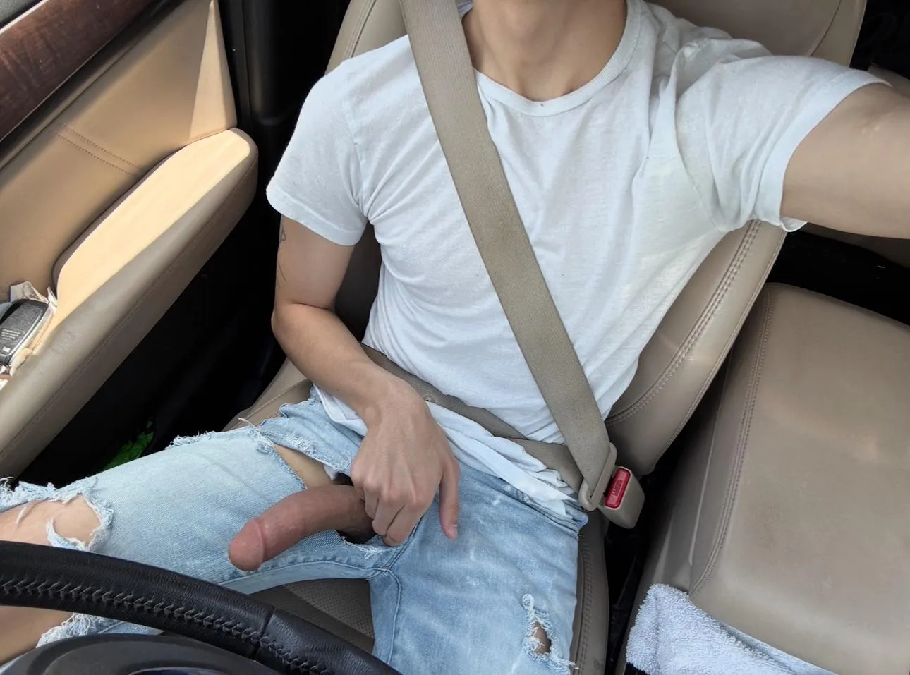 Oh no there’s a hole in my pants