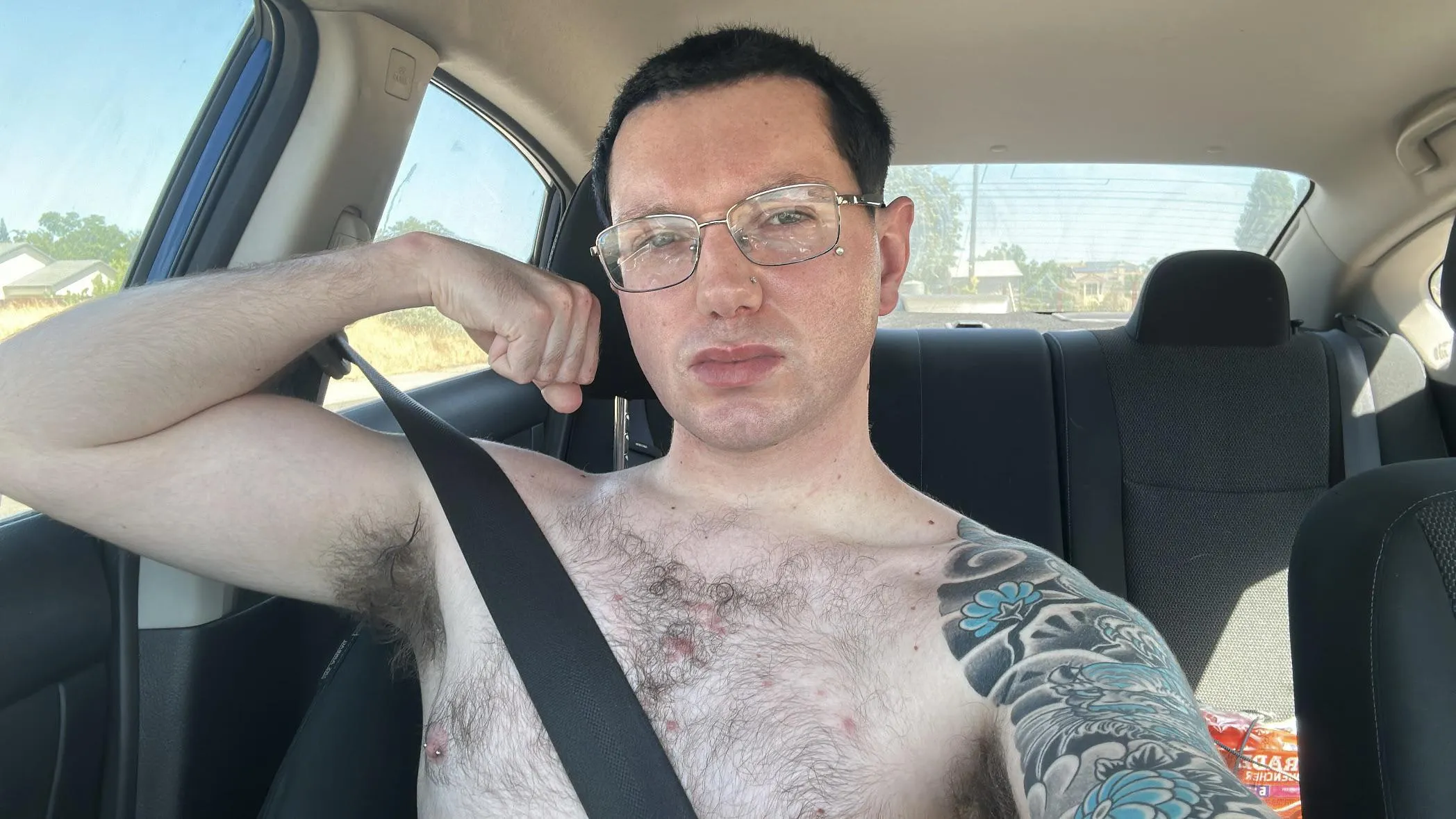 Start sniffing my sweaty pits bro 😈