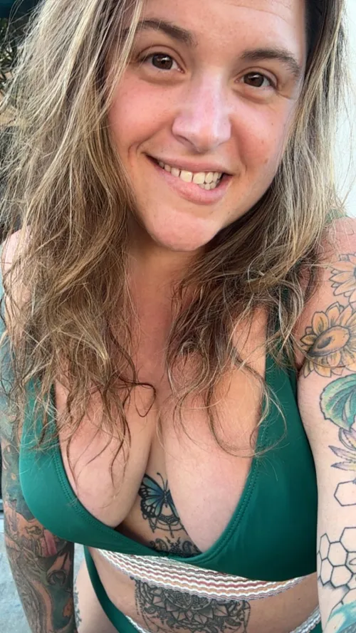 Sunday funday with your favorite tattooed BBW stoner