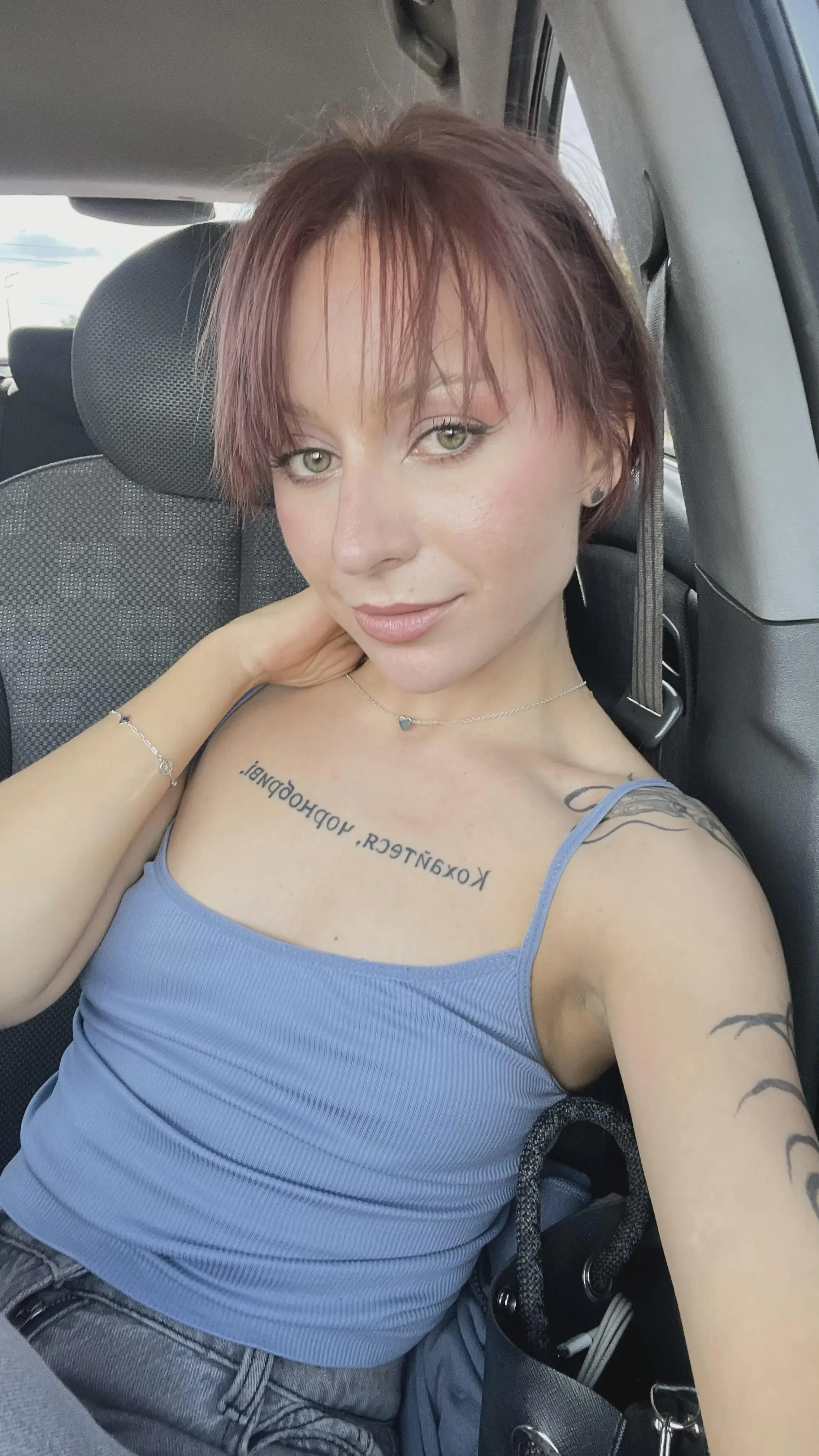 who doesnt love a car selfie