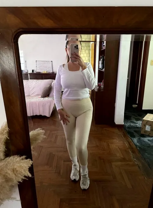 would you even swipe right on a shy single mom