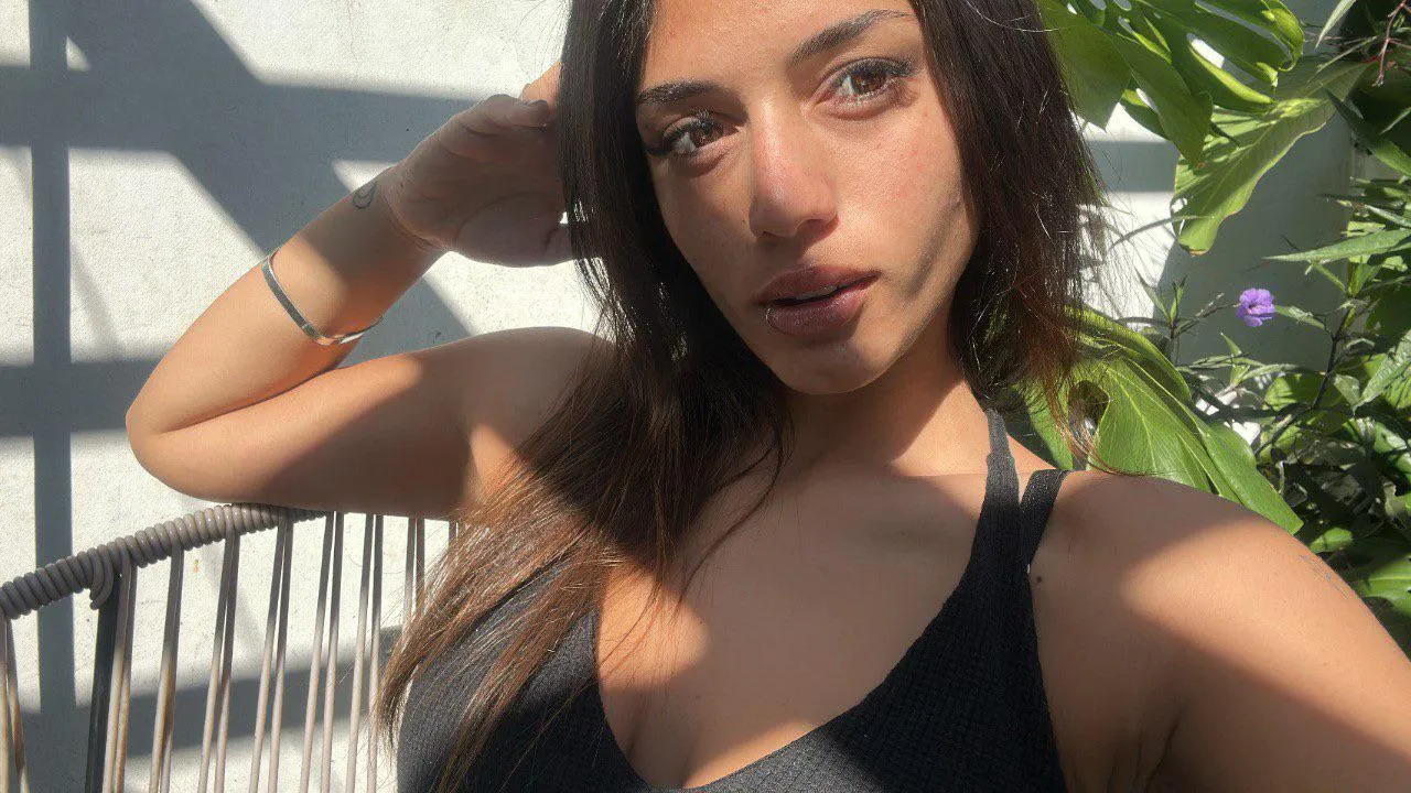 You like it glossy and pierced?