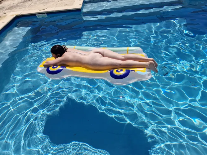 Your neighbourhood milf, surprised you haven't seen me naked yet.(f)