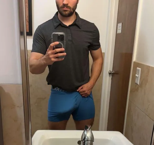 29 M4F visiting Huntsville soon anyone wanna hangout?