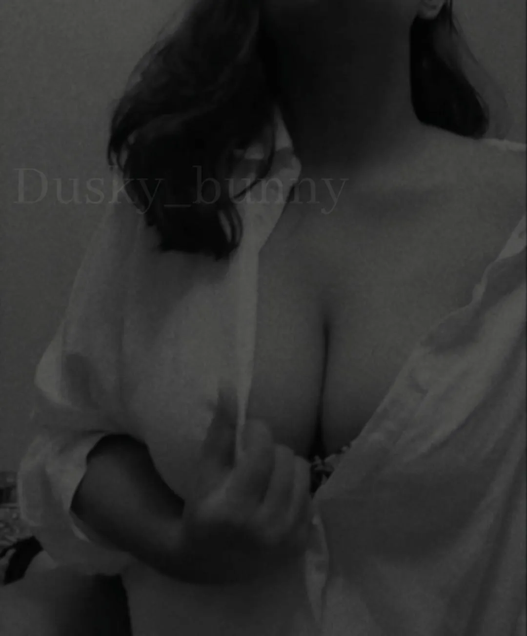 400 likes and i will post something daring 💋