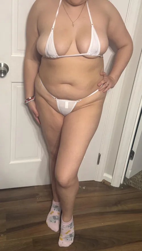 Any couples or females going to the house Friday ?