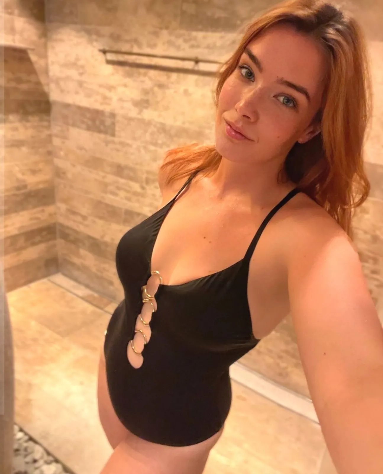 Available now cum with me 🤤💦 and ask for my më n ü on klk nickizeys