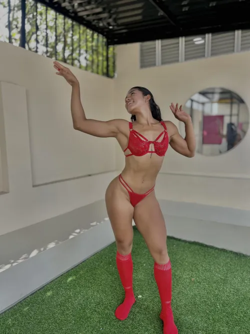 Do you prefer my red kneesock