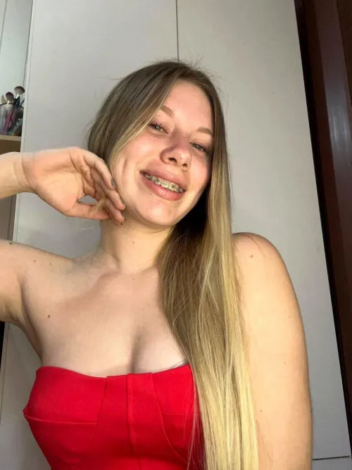 im just getting started here and would love to know if older men notice me...18F