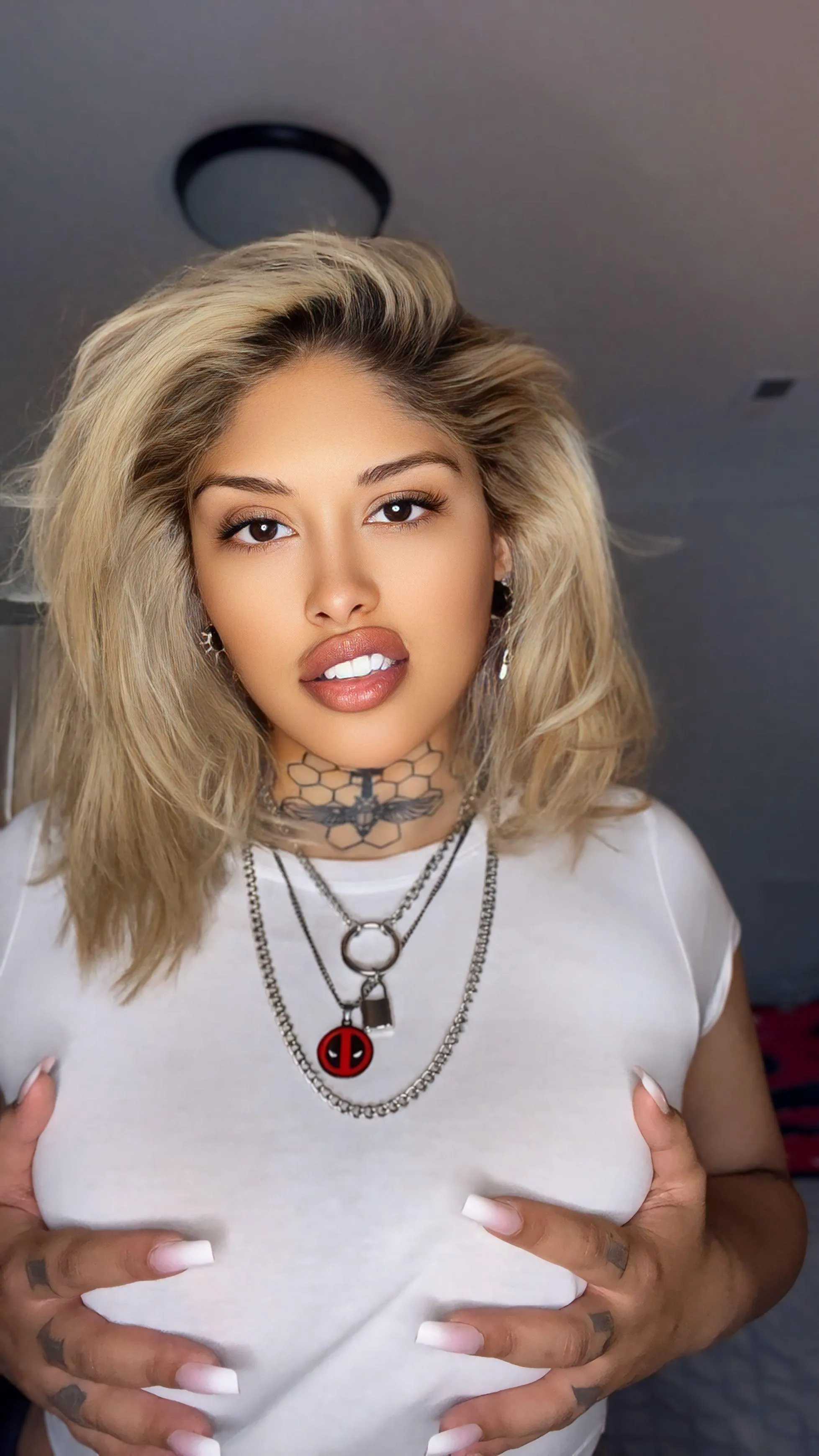 My Arab dad disowned me because of my OF.