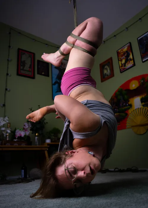 Single futomomo self-suspension