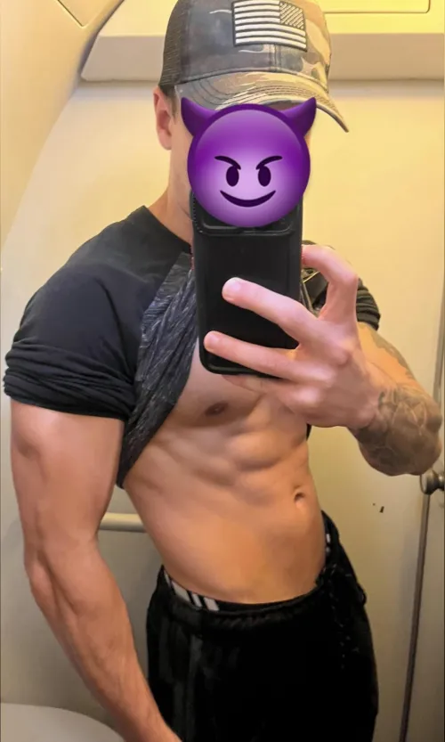 Upper V line check at 217lbs 😁😈😈