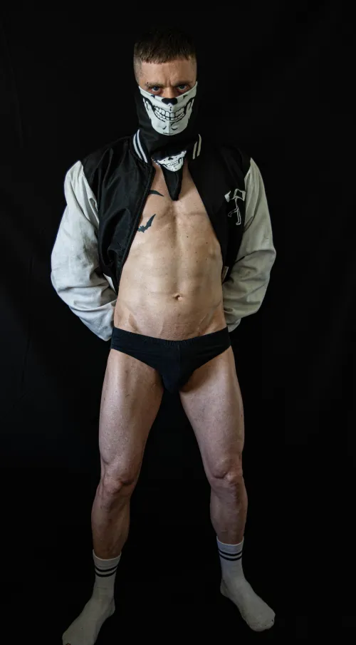 Worshiping my thighs will take the full day, make sure you’re free to do so properly