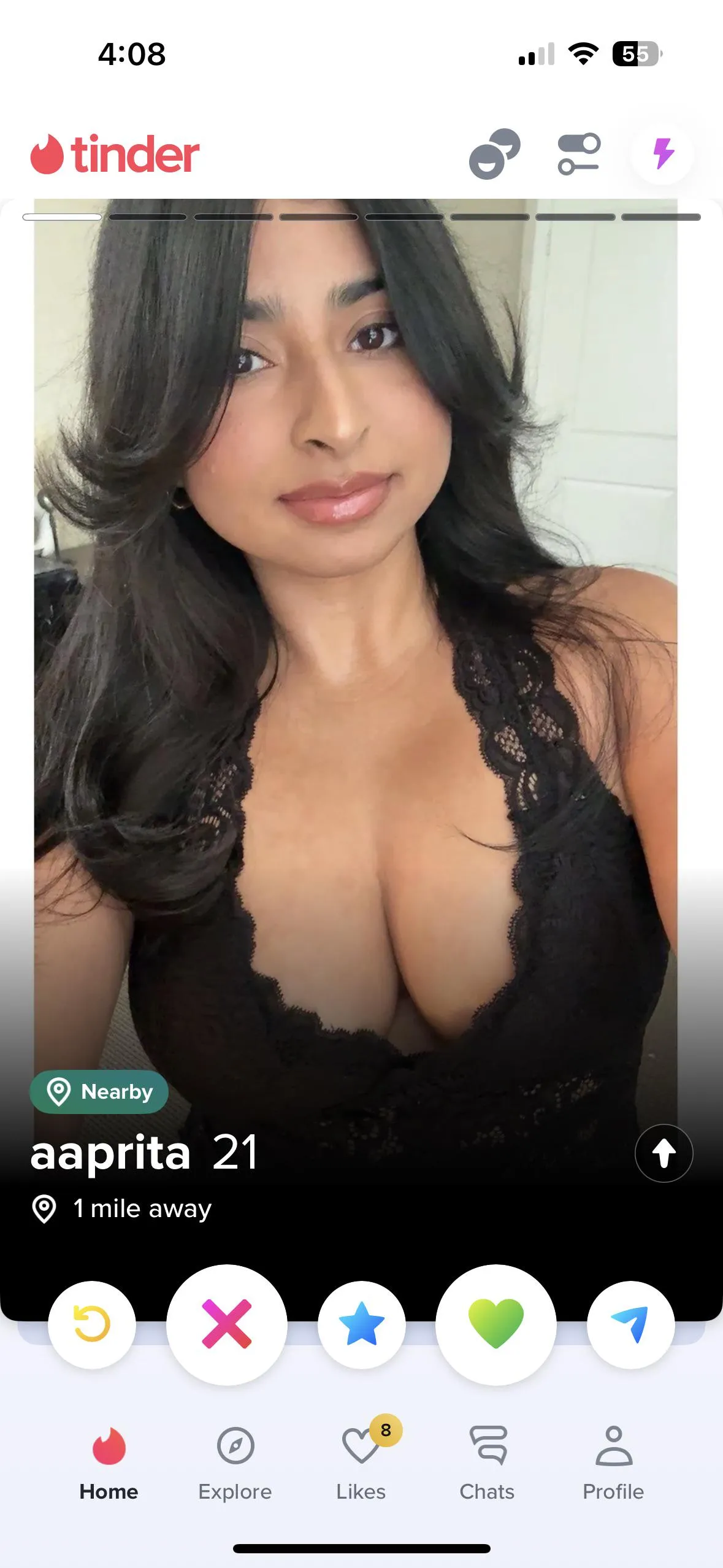 Aaprita nice cleavage!