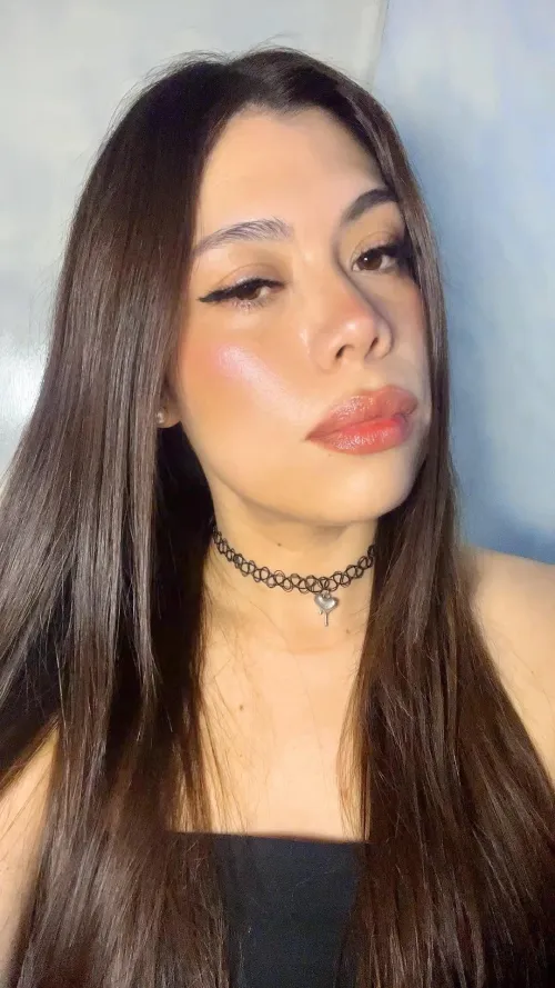 Big nose brunette :)