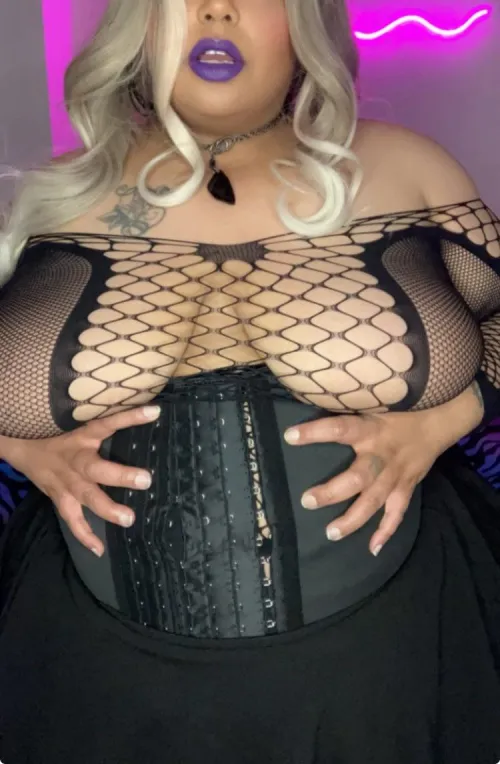 Corset as tight as this pussy. Bust a nut while I bust out