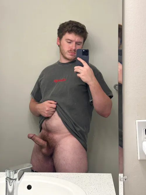 Hairy canuck who likes to fuck 🍁🍆 [27]