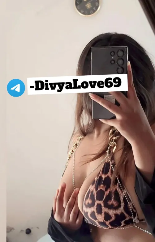 I am up for late night fun and naughty chats. (F)