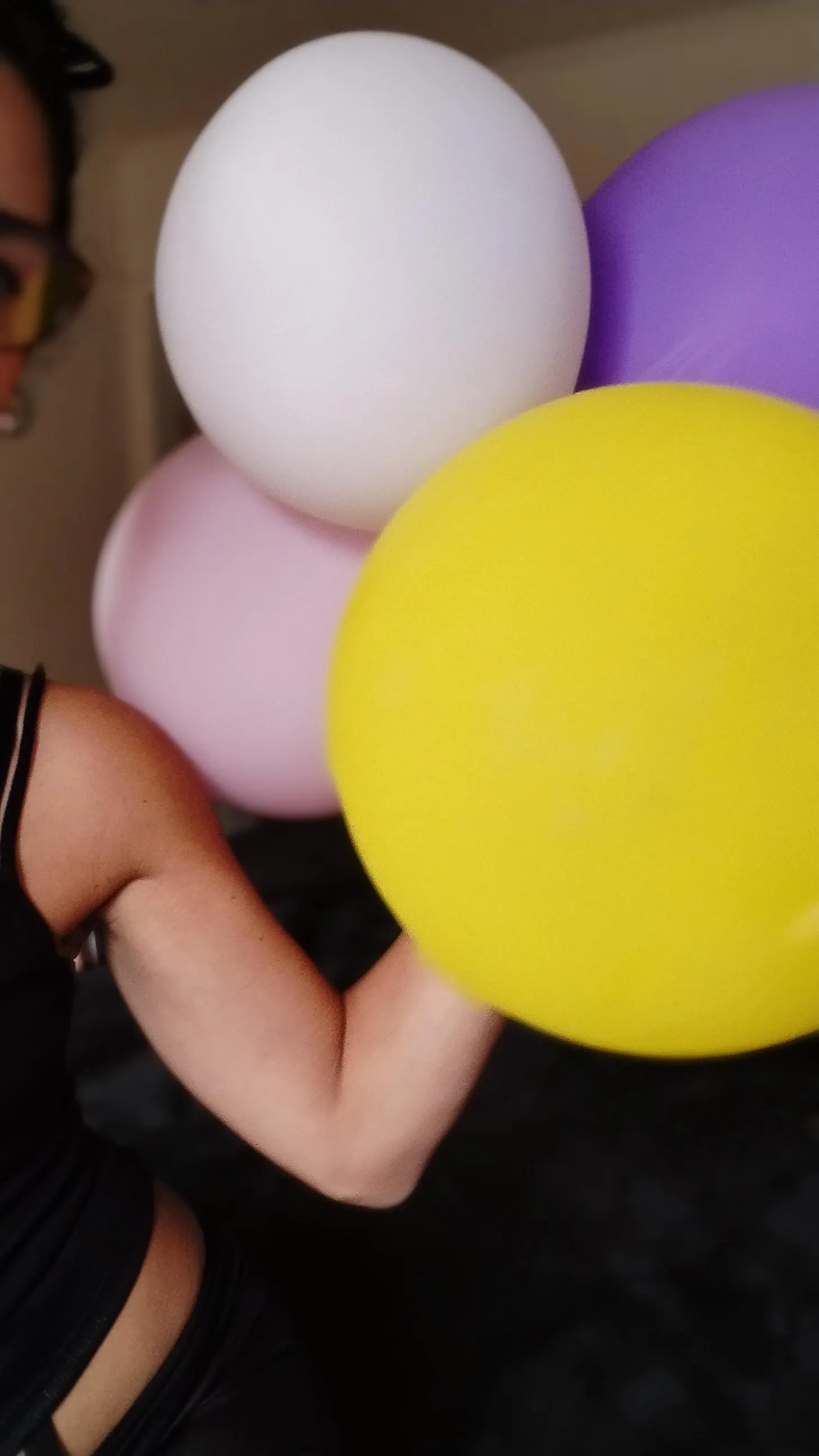 I have balloons of all colors to satisfy your wishes darling