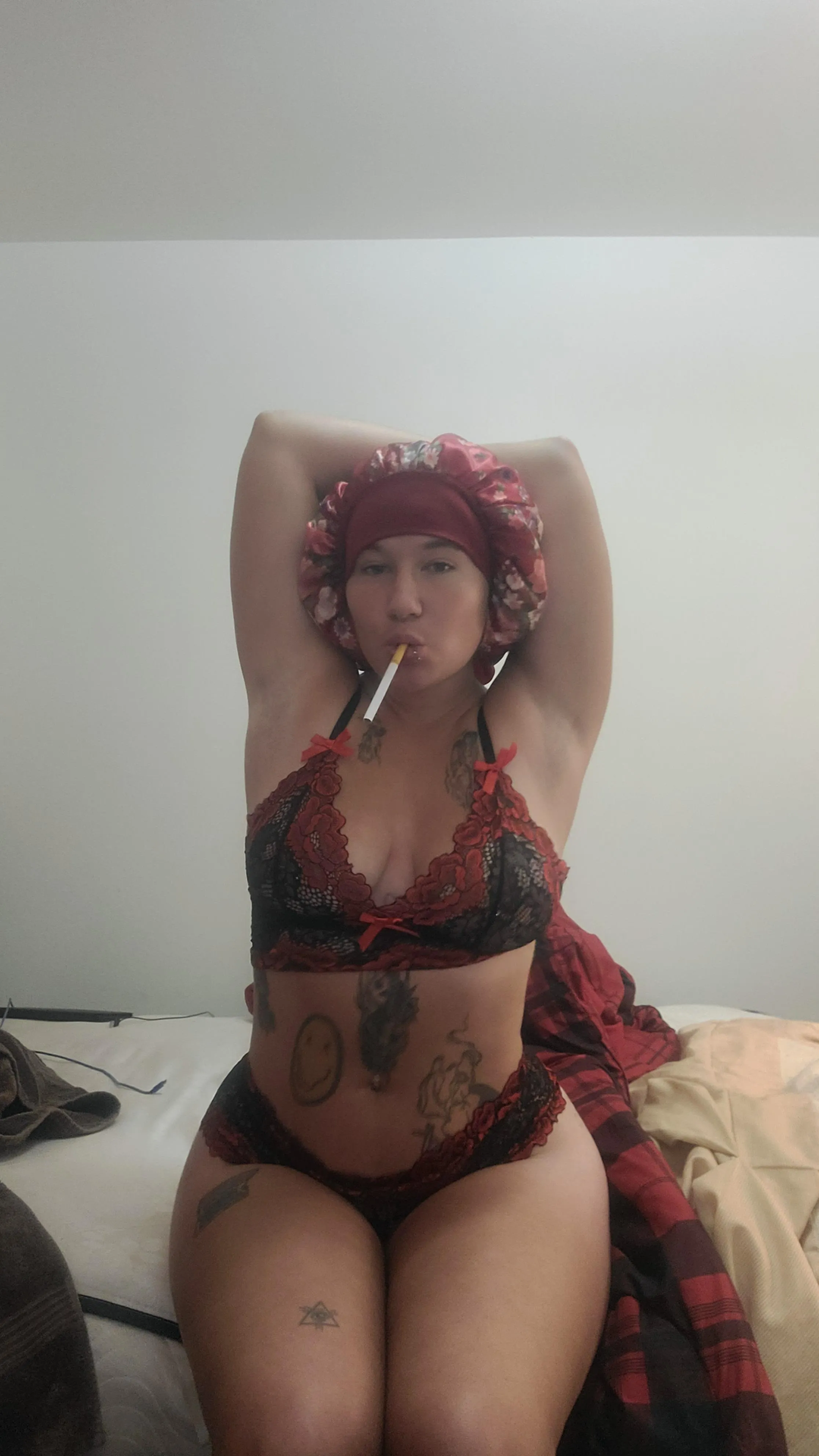 I want to seduce you with my smoke and my sexy curves, get on your knees so I can look you in the eye...
