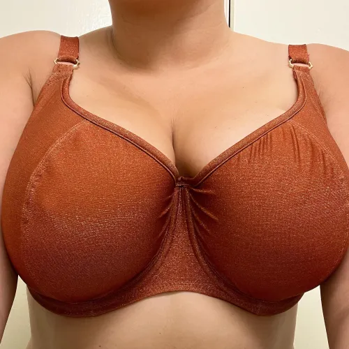 In need as of a human foot stool as I head to the beach today. Do you have what it takes to know your place?