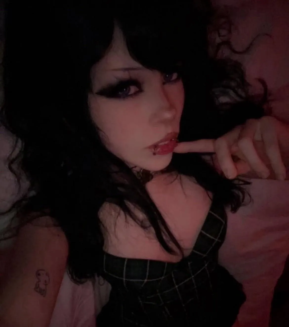 Looking for a daddy to take care of me and to spoil me