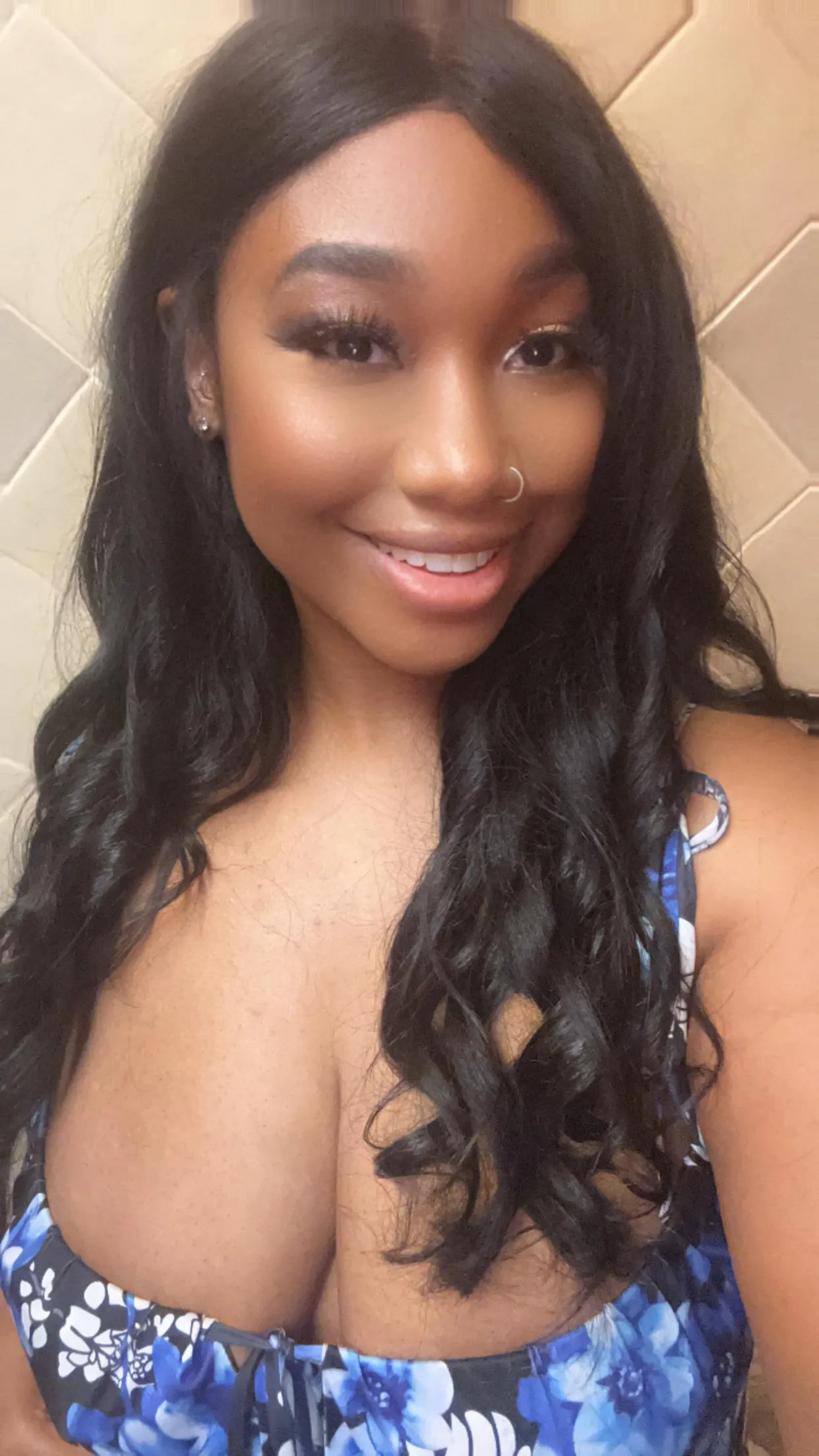 Midwest submissive slut that will suck the white off your cock!