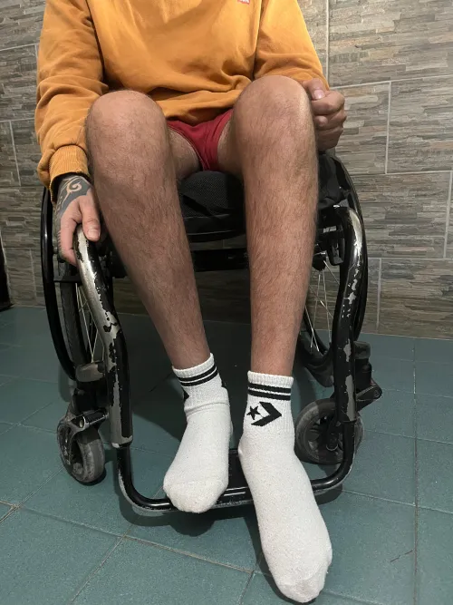 My boyfriend: 33 years old/ T-5/ Paraplegic